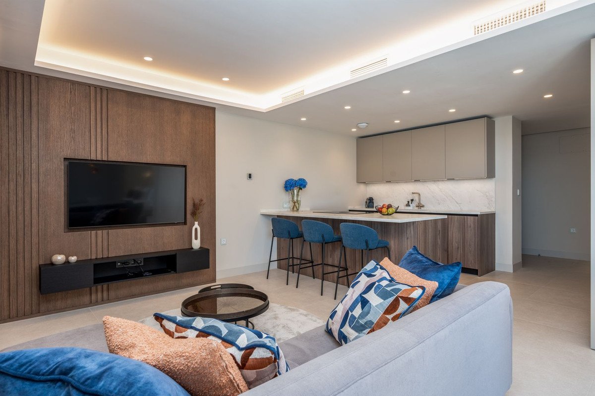 3 Bed Middle Floor Apartment in Estepona