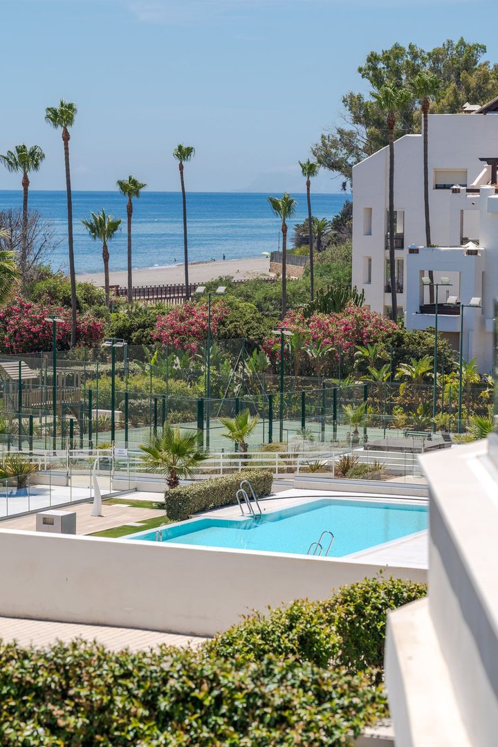 3 Bed Middle Floor Apartment in Estepona