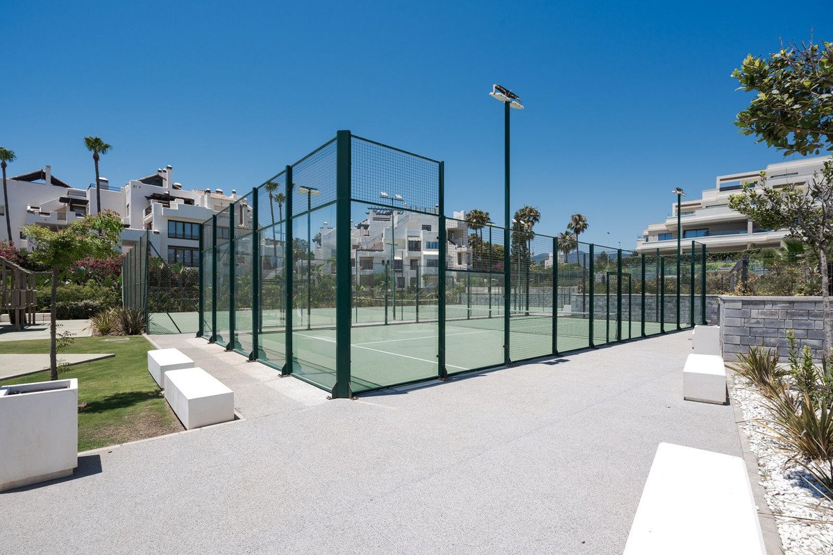 3 Bed Middle Floor Apartment in Estepona
