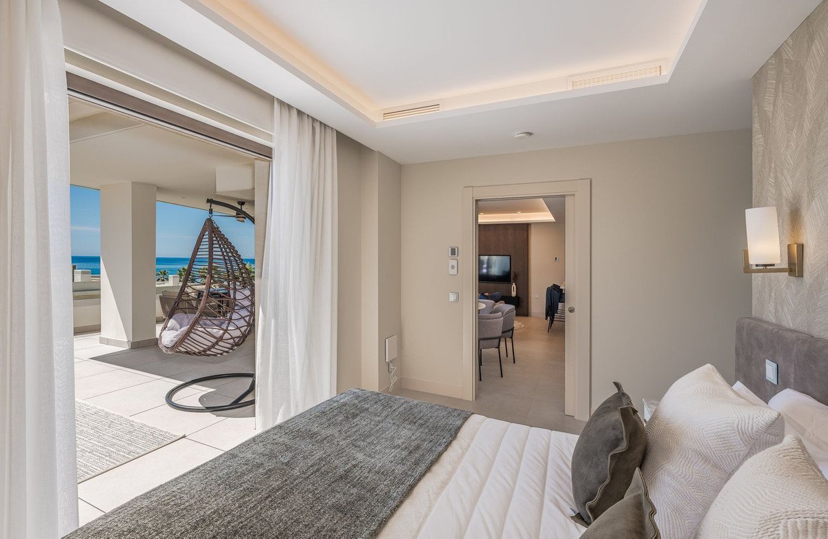 3 Bed Middle Floor Apartment in Estepona