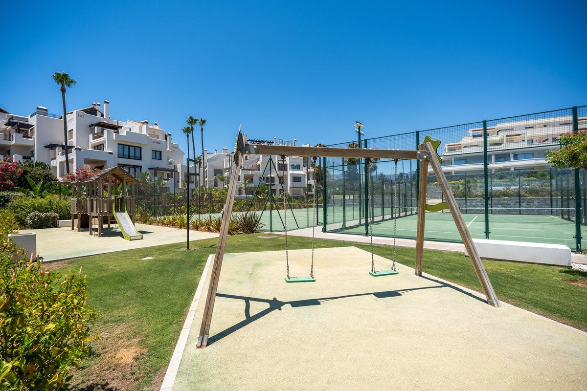 3 Bed Middle Floor Apartment in Estepona