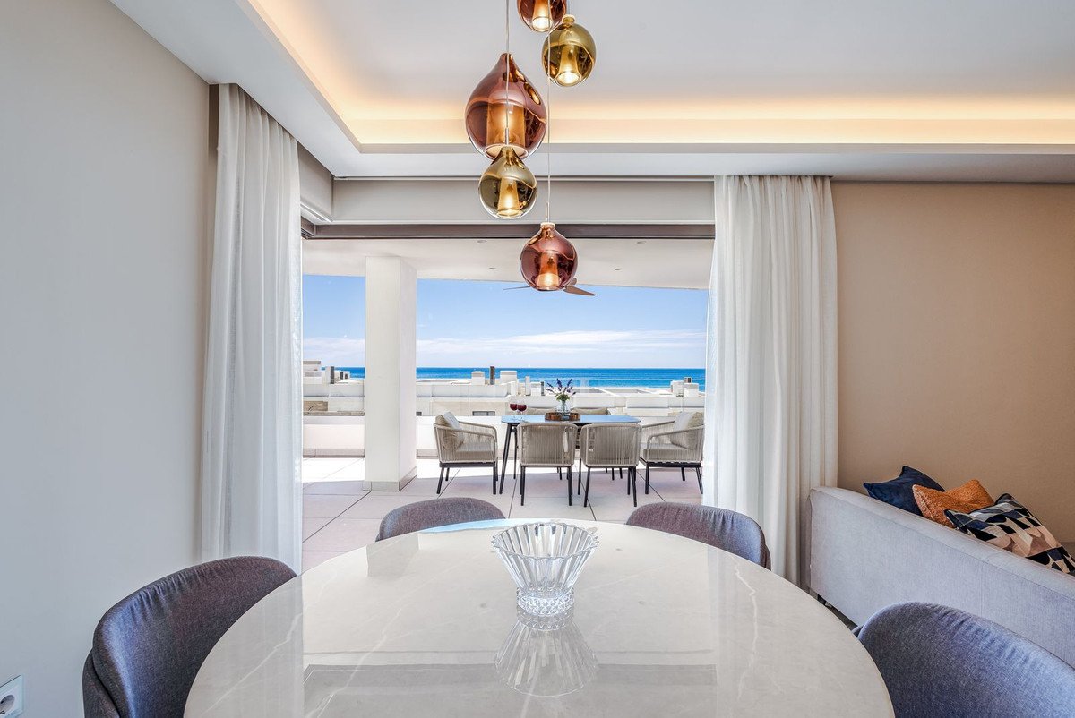 3 Bed Middle Floor Apartment in Estepona