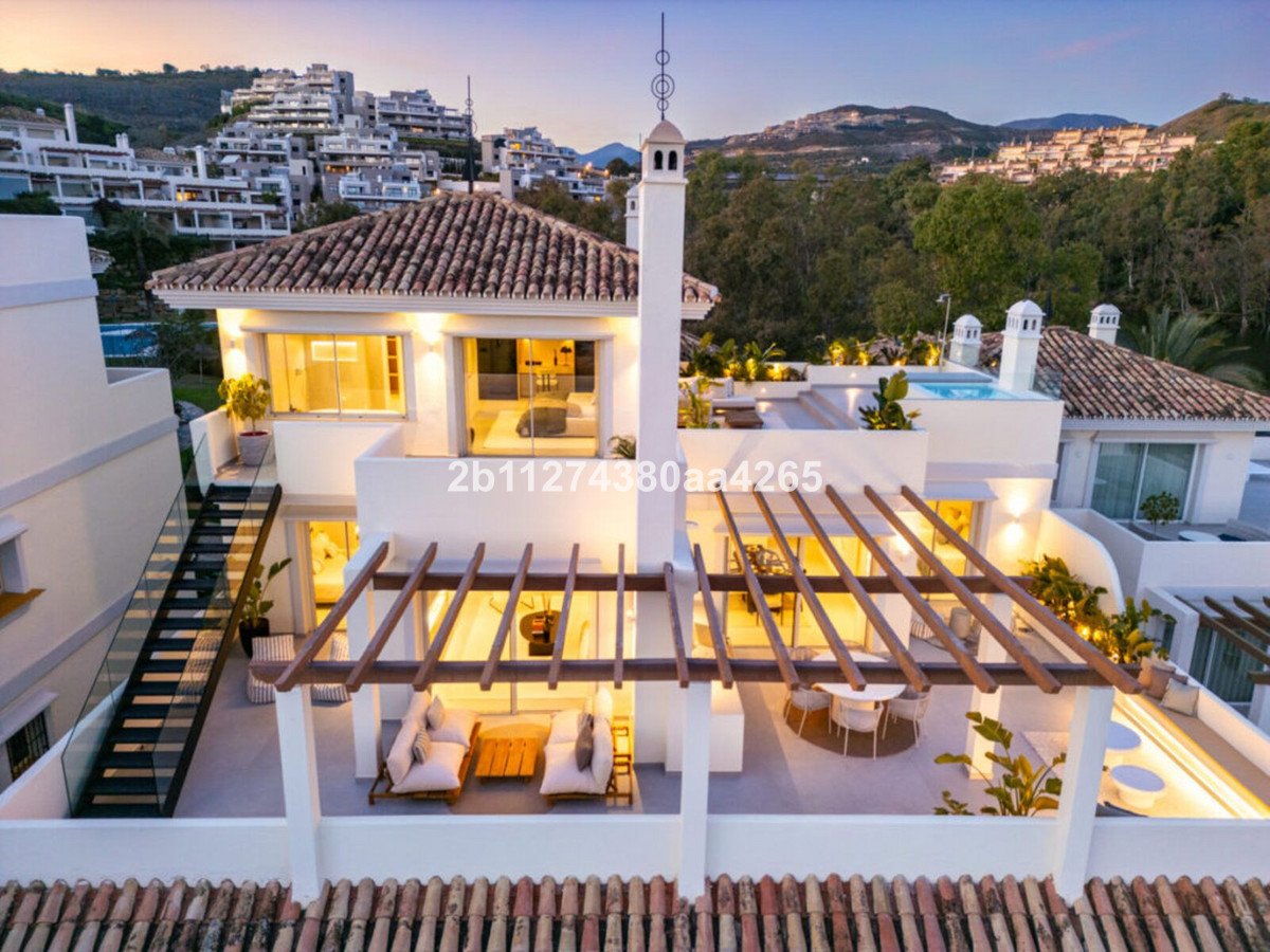 3 Bed Penthouse Duplex in Marbella