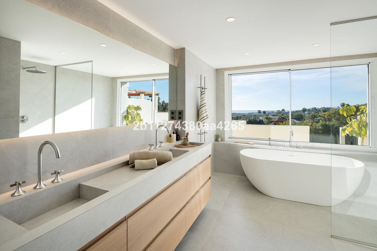 3 Bed Penthouse Duplex in Marbella