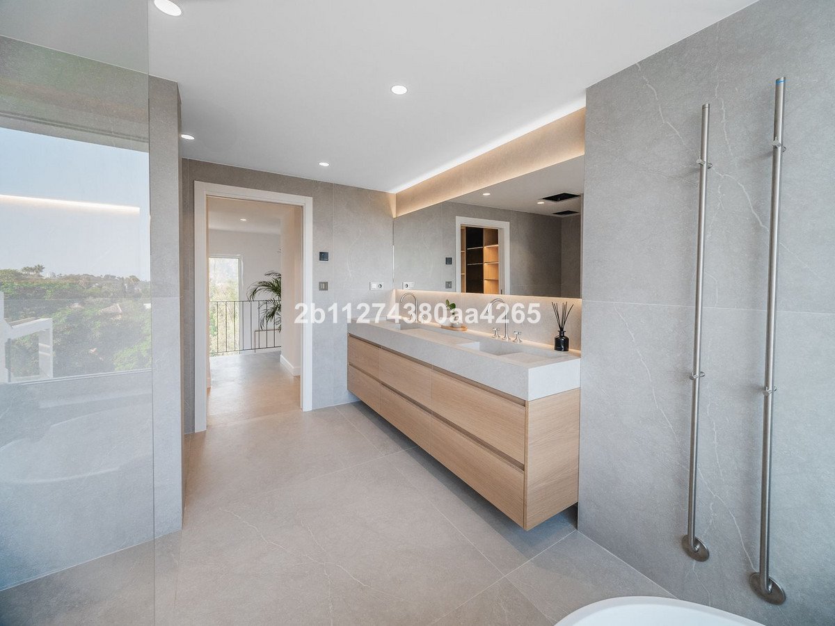 3 Bed Penthouse Duplex in Marbella