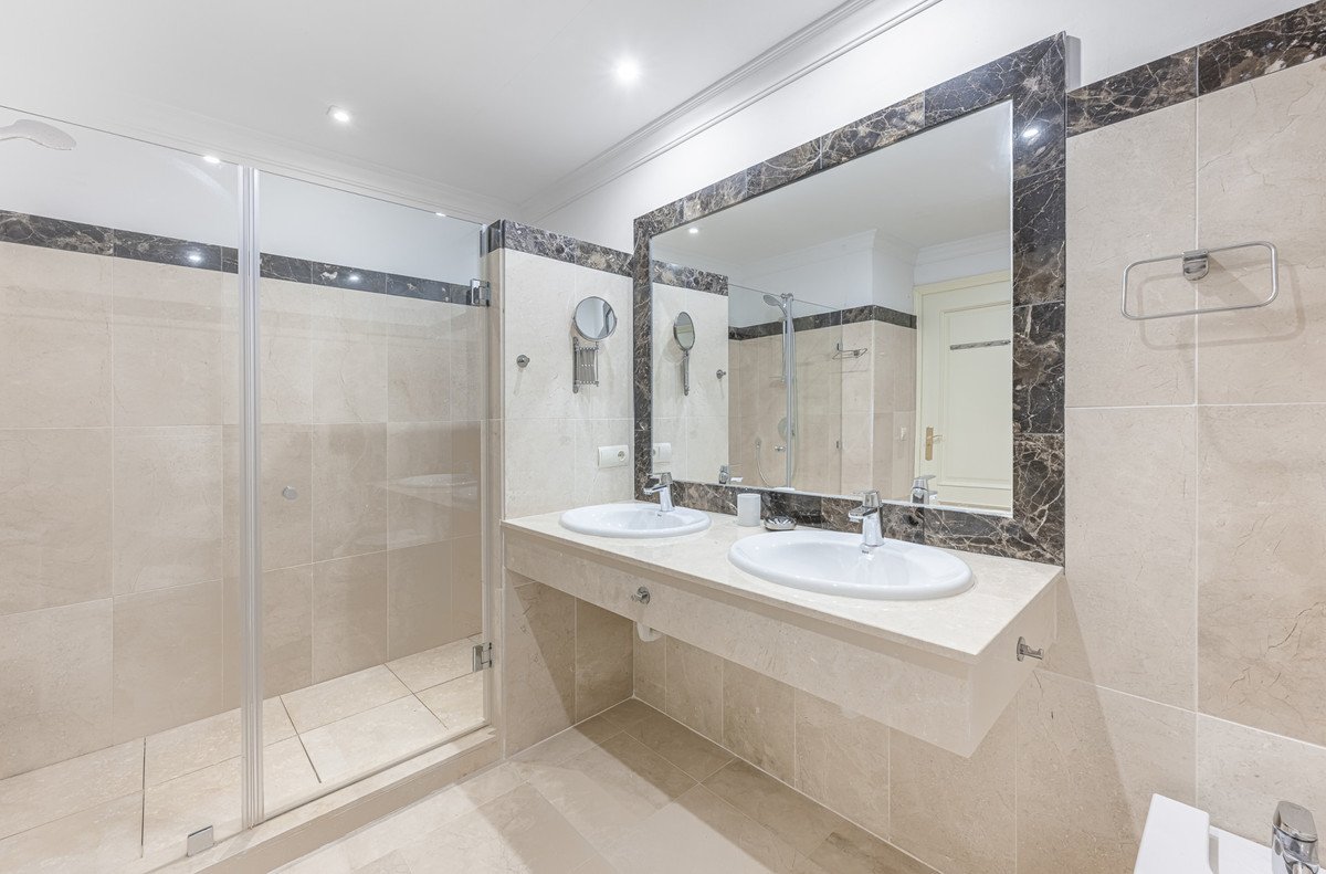 6 Bed Detached Villa in Benahavís