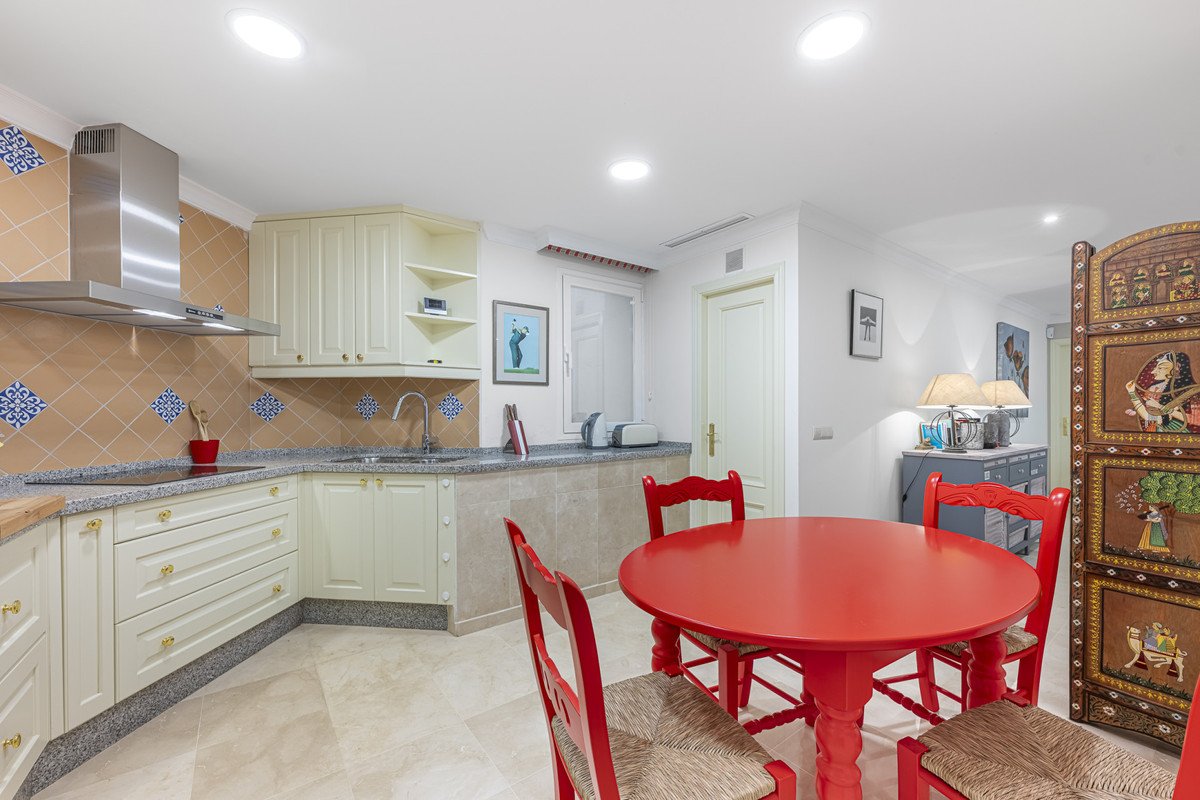 6 Bed Detached Villa in Benahavís