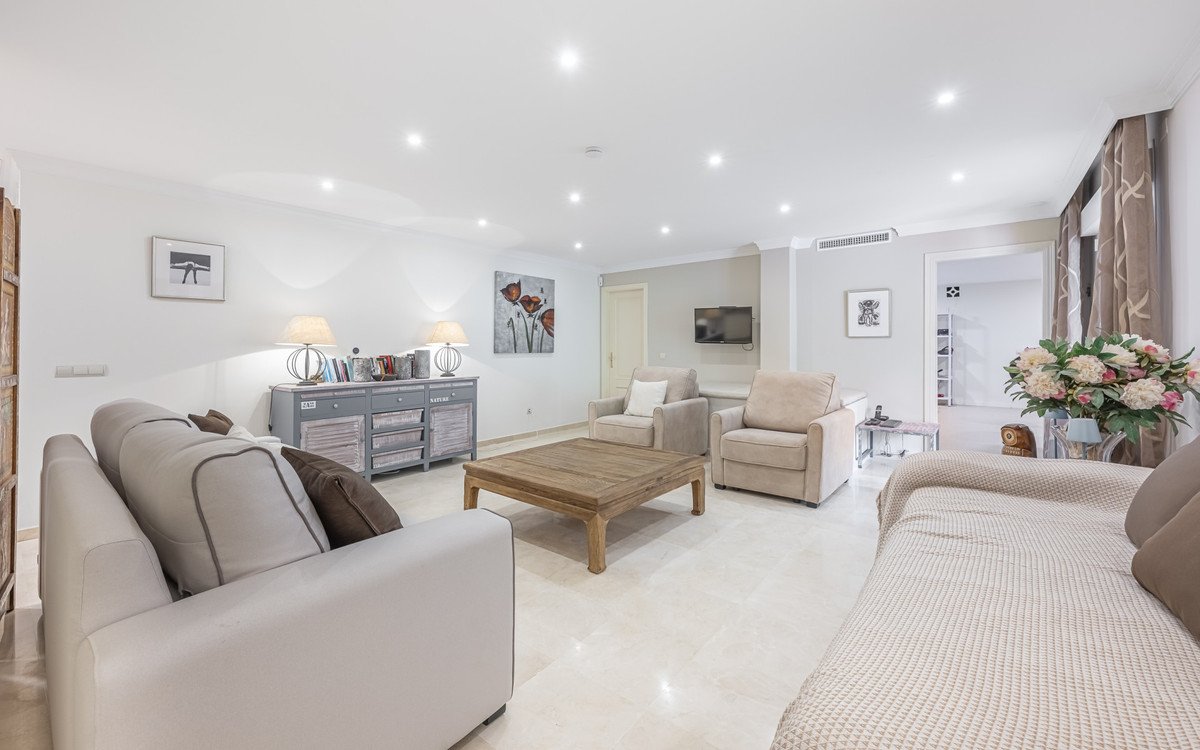 6 Bed Detached Villa in Benahavís