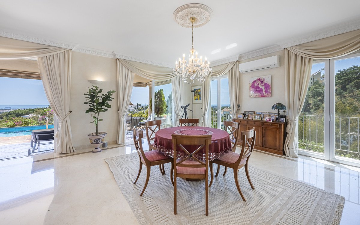 6 Bed Detached Villa in Benahavís