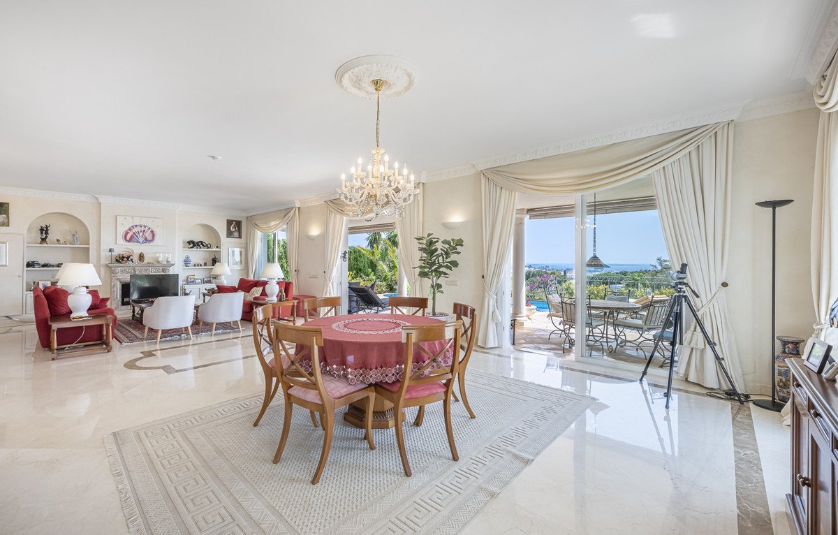 6 Bed Detached Villa in Benahavís