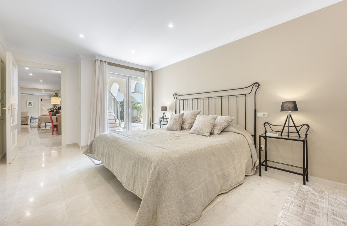 6 Bed Detached Villa in Benahavís
