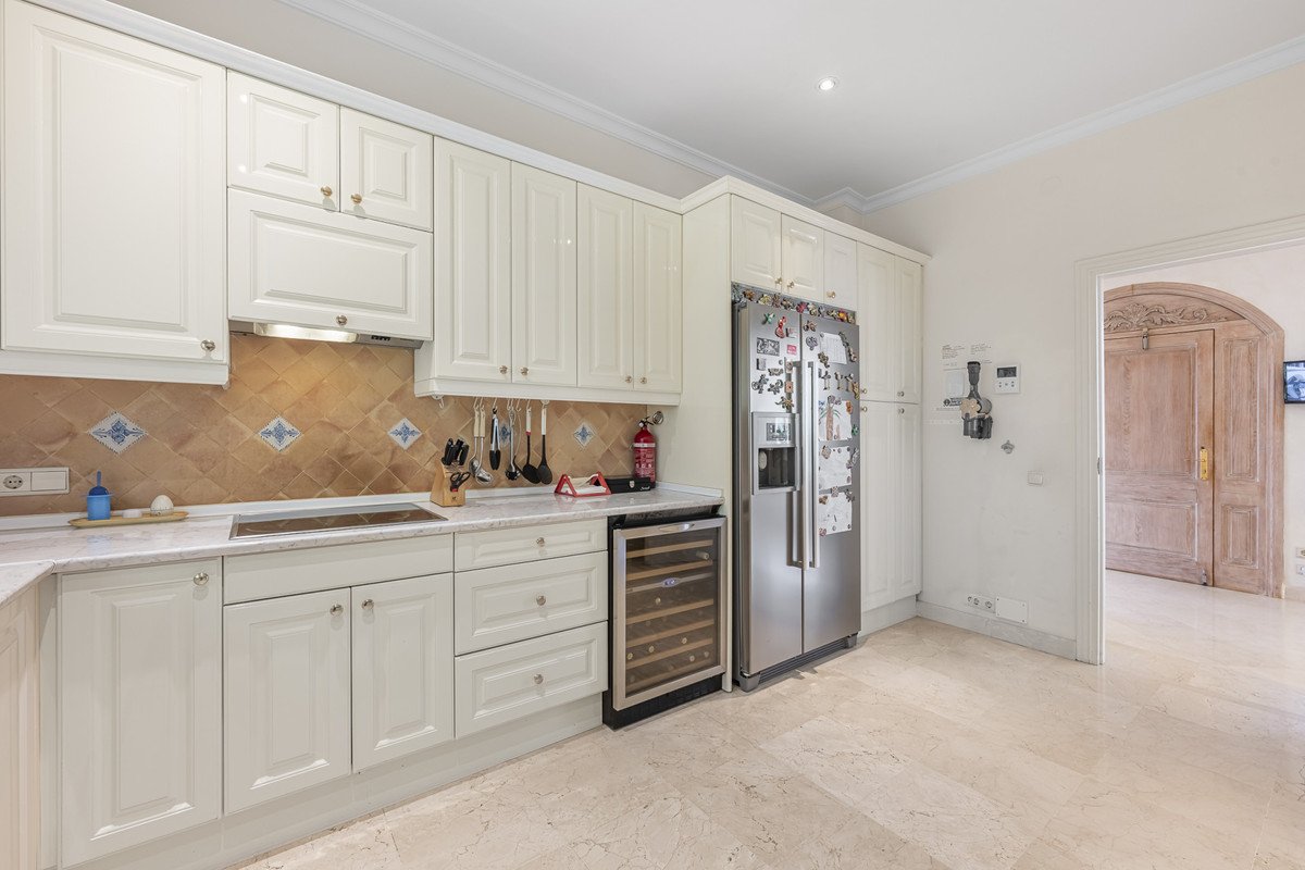 6 Bed Detached Villa in Benahavís