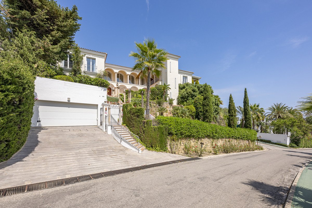 6 Bed Detached Villa in Benahavís