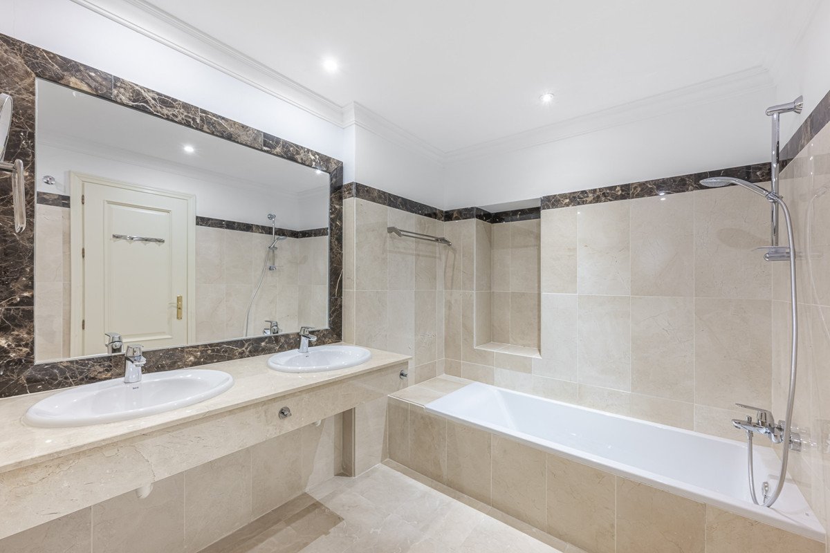 6 Bed Detached Villa in Benahavís