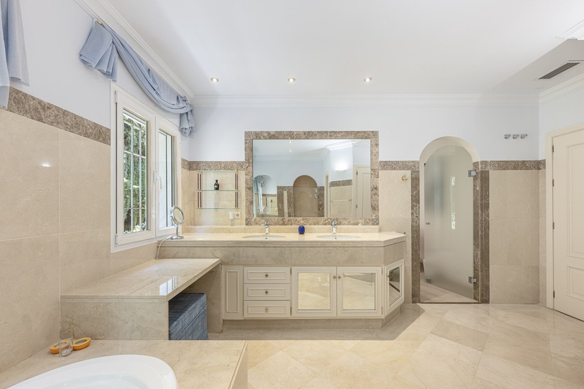 6 Bed Detached Villa in Benahavís