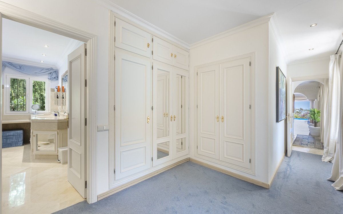 6 Bed Detached Villa in Benahavís