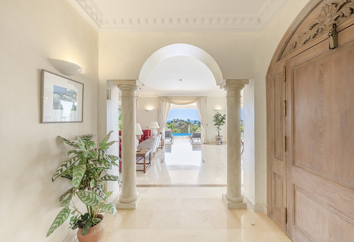 6 Bed Detached Villa in Benahavís