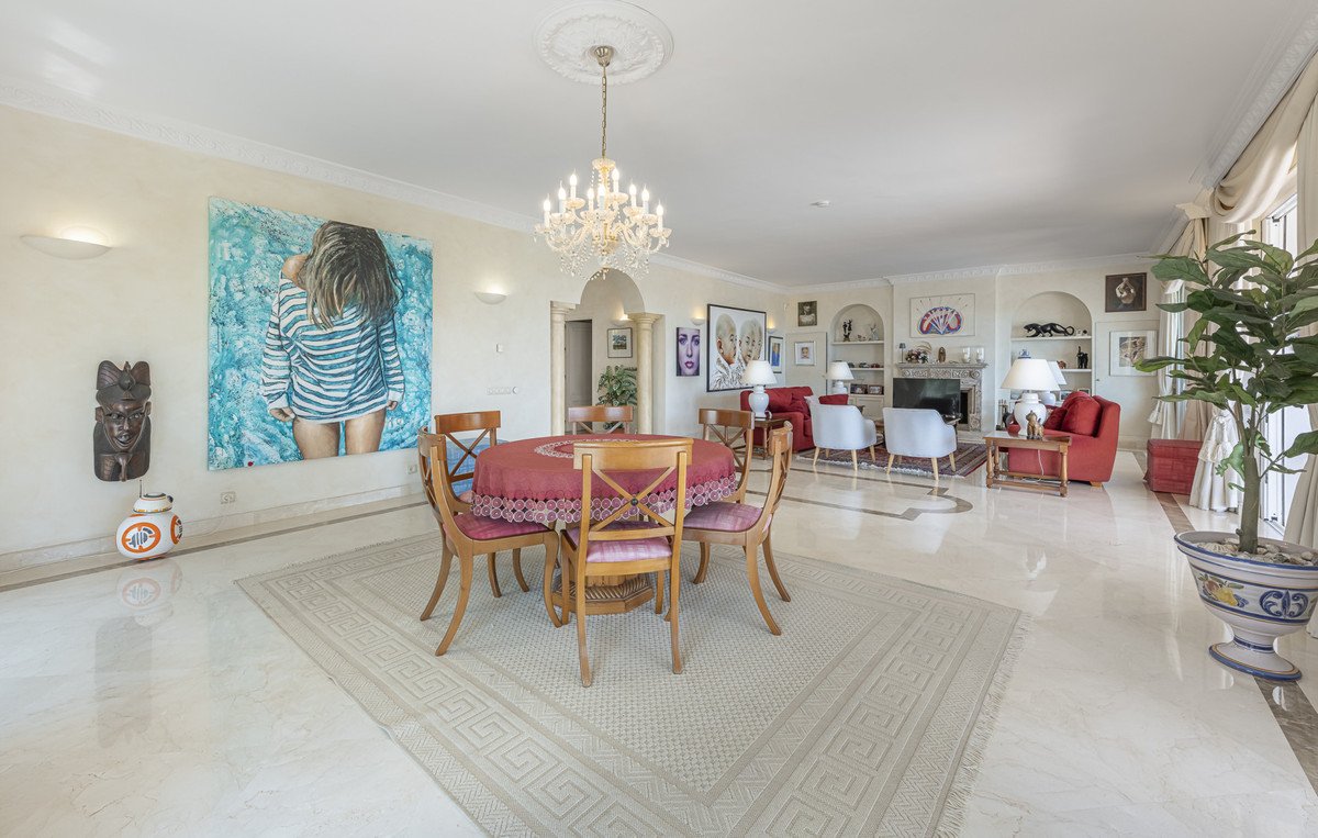 6 Bed Detached Villa in Benahavís