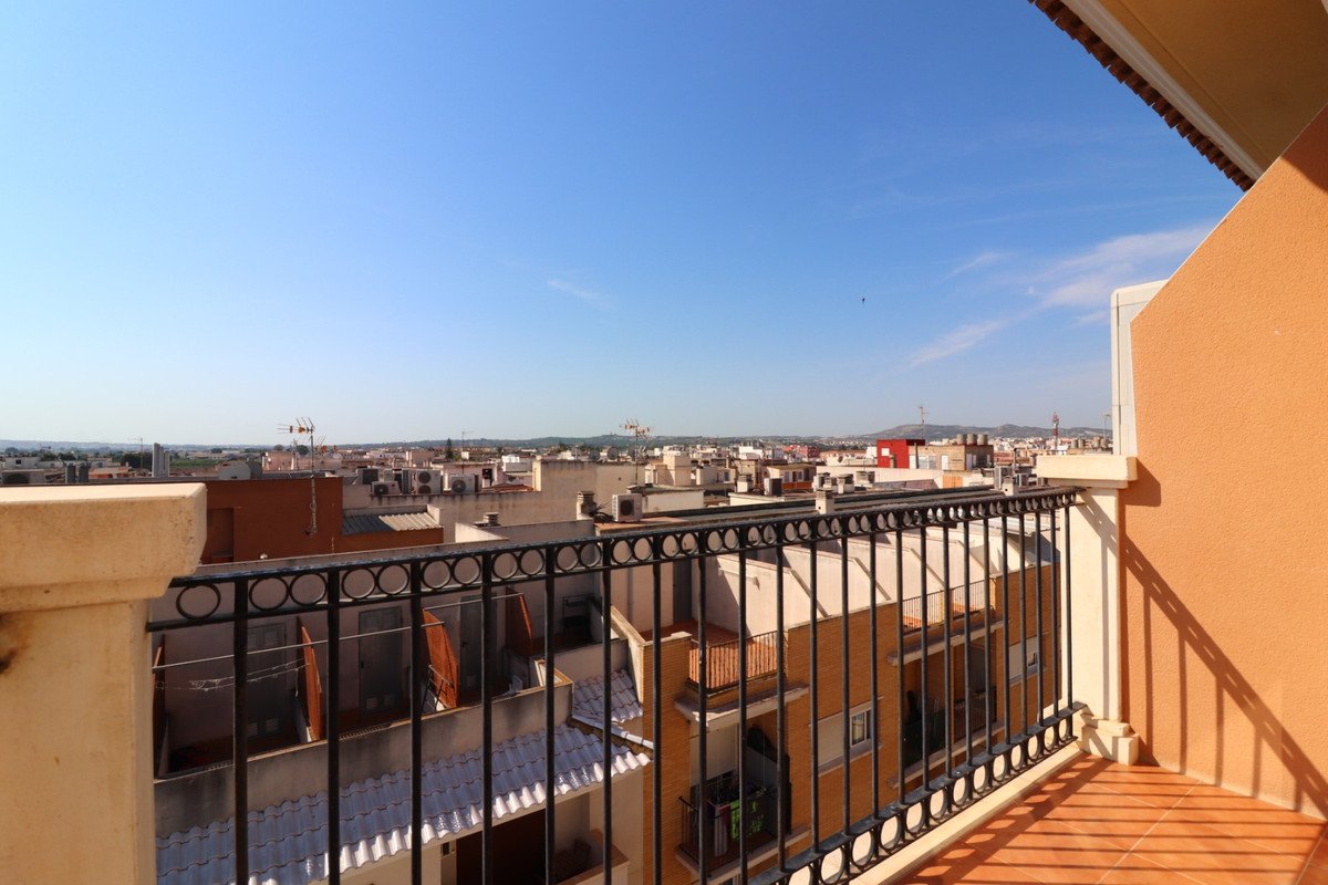 2 Bed Middle Floor Apartment in Almoradi