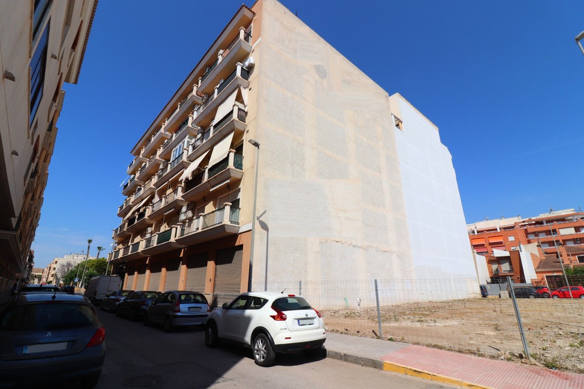 2 Bed Middle Floor Apartment in Almoradi