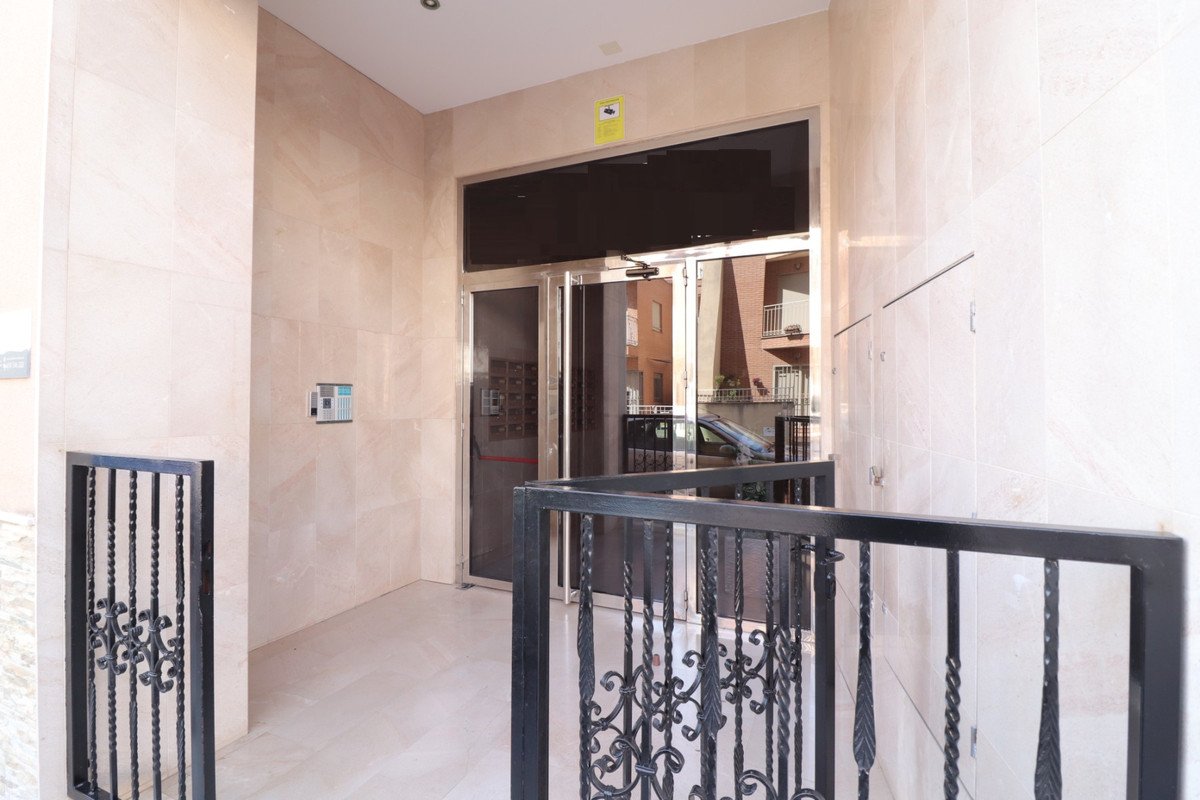 2 Bed Middle Floor Apartment in Almoradi