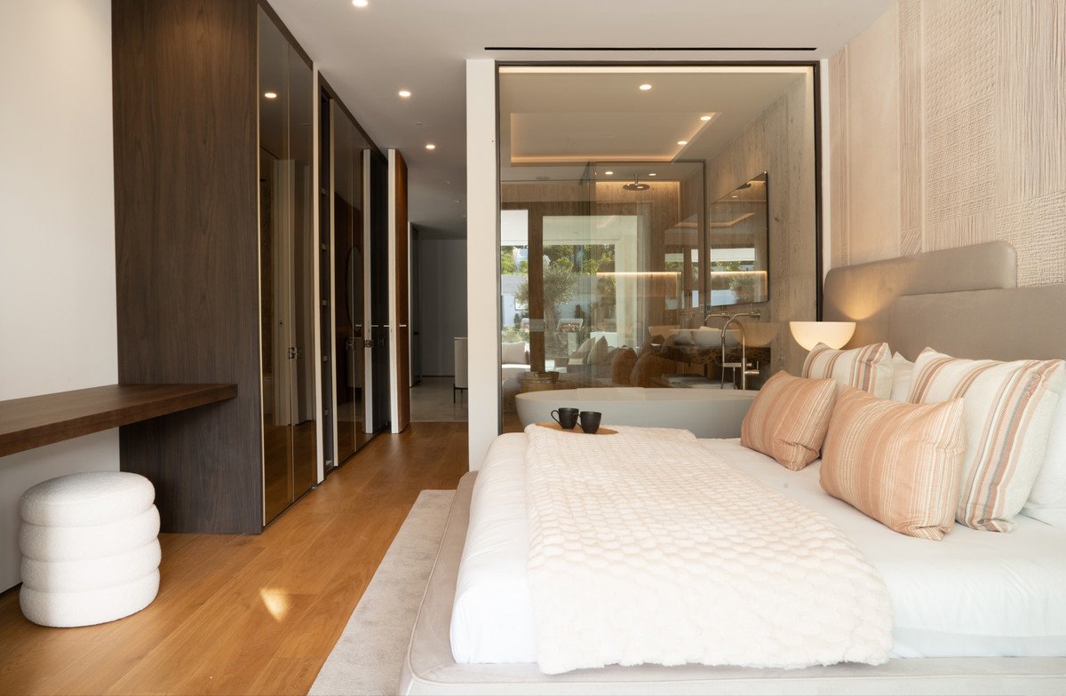 4 Bed Ground Floor Apartment in The Golden Mile