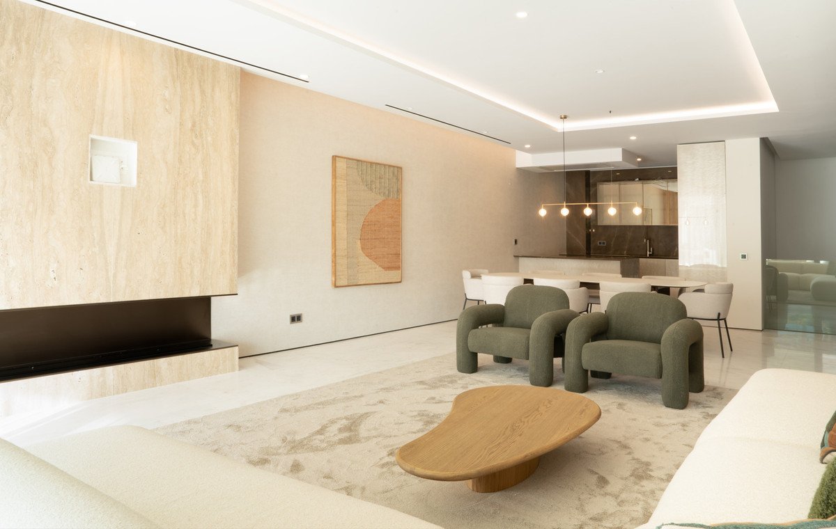 4 Bed Ground Floor Apartment in The Golden Mile