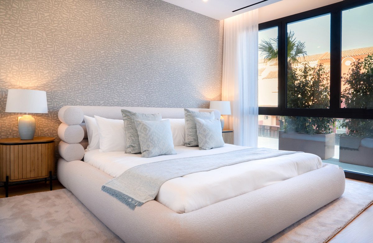 4 Bed Ground Floor Apartment in The Golden Mile