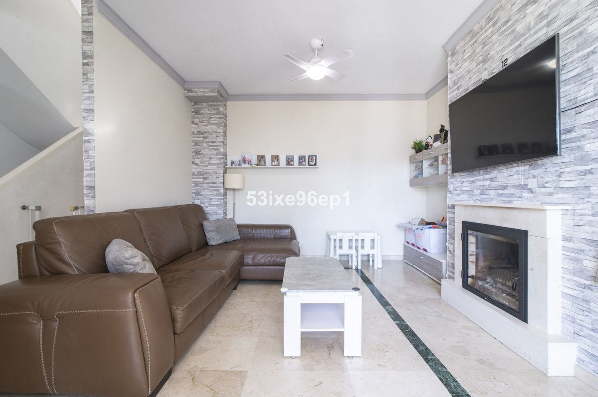 2 Bed Townhouse in Doña Julia