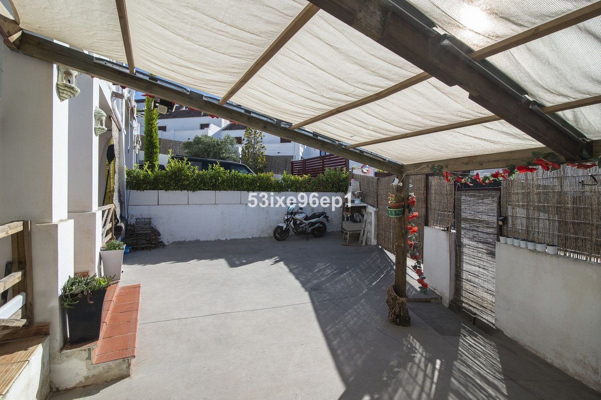 2 Bed Townhouse in Doña Julia