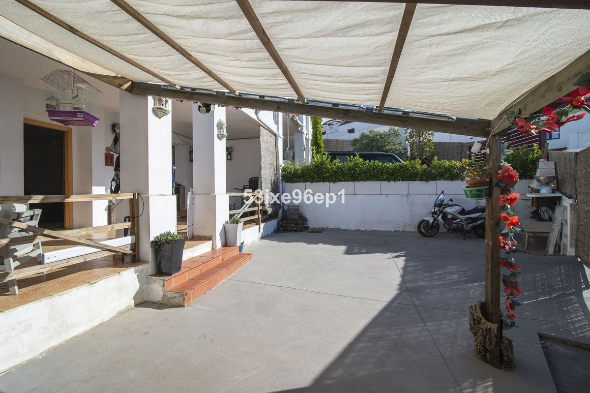 2 Bed Townhouse in Doña Julia