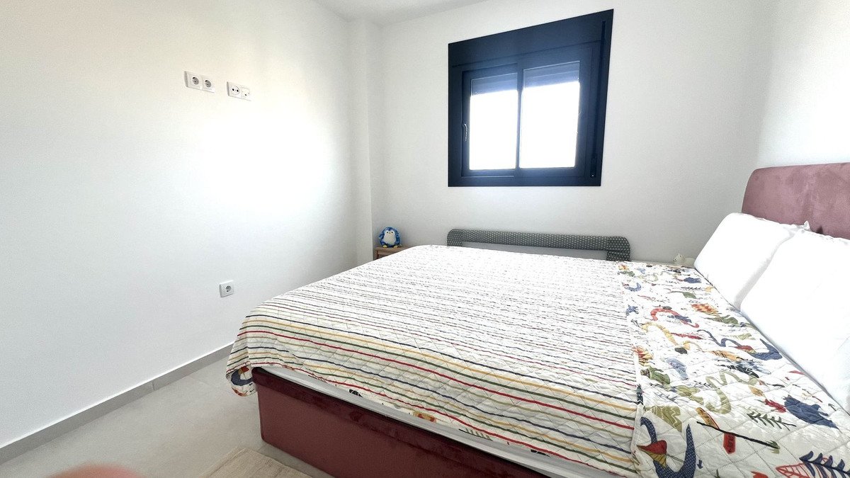 3 Bed Middle Floor Apartment in Villamartin