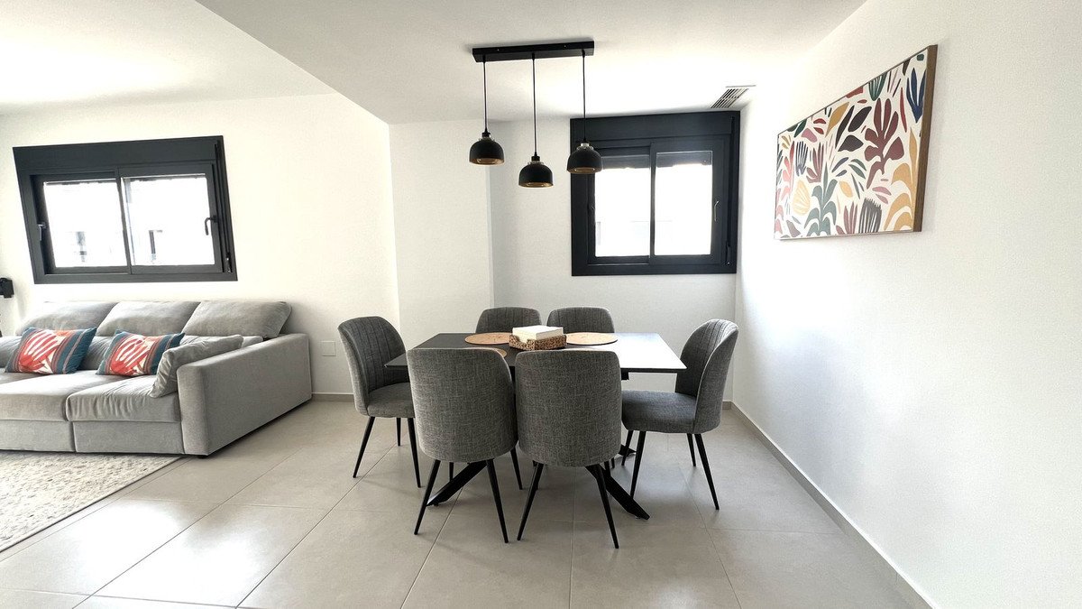 3 Bed Middle Floor Apartment in Villamartin