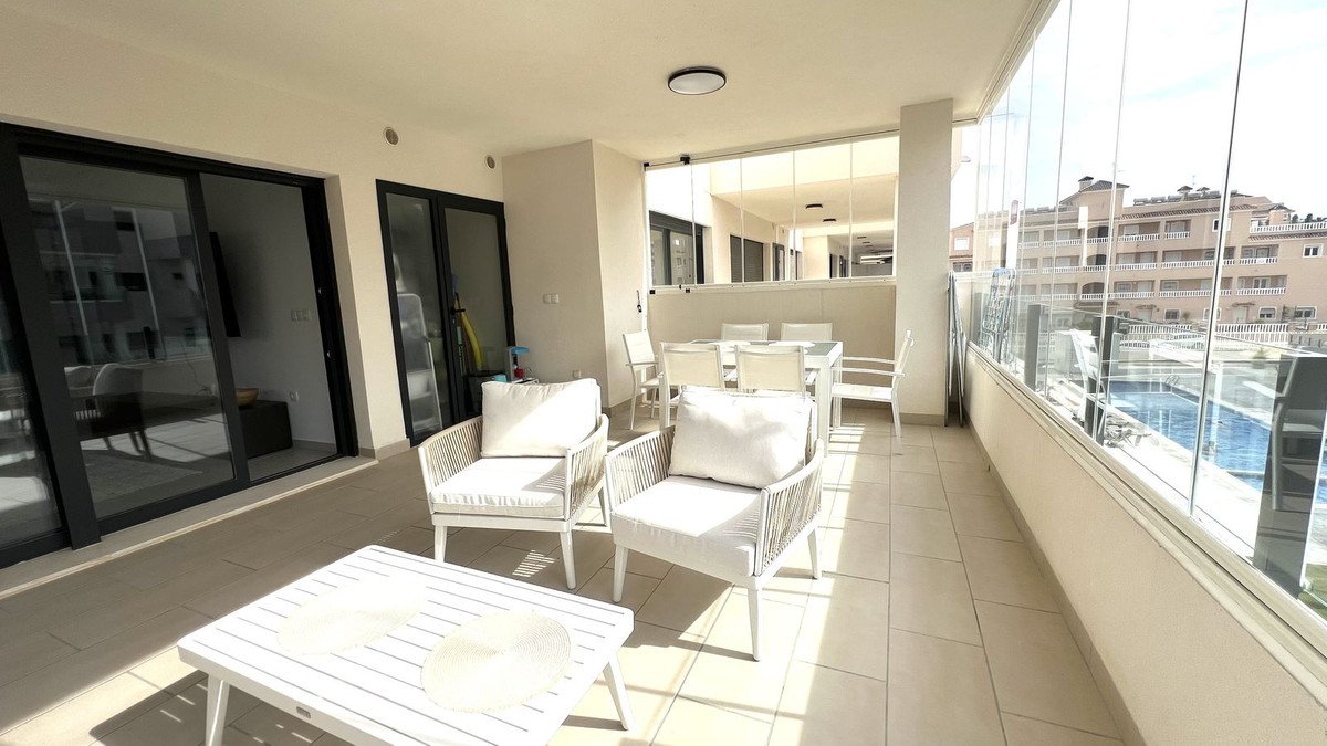 3 Bed Middle Floor Apartment in Villamartin