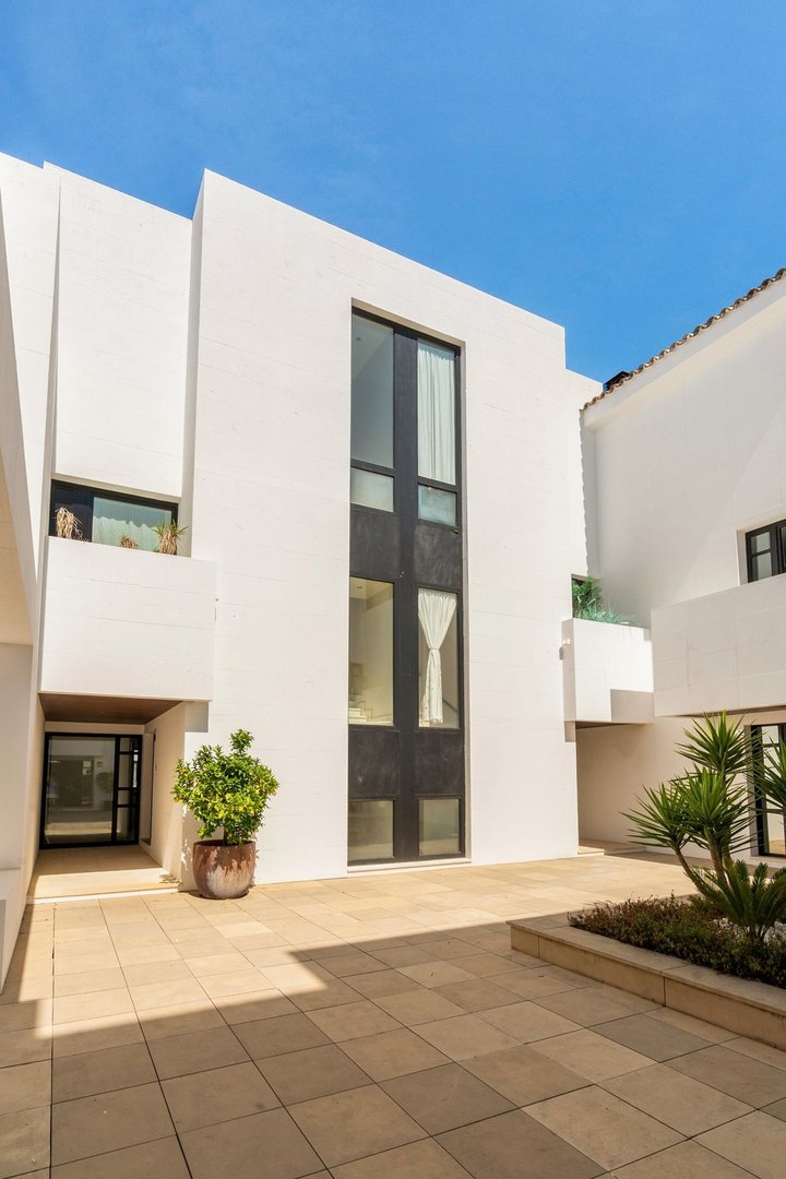 2 Bed Townhouse in Sotogrande Alto