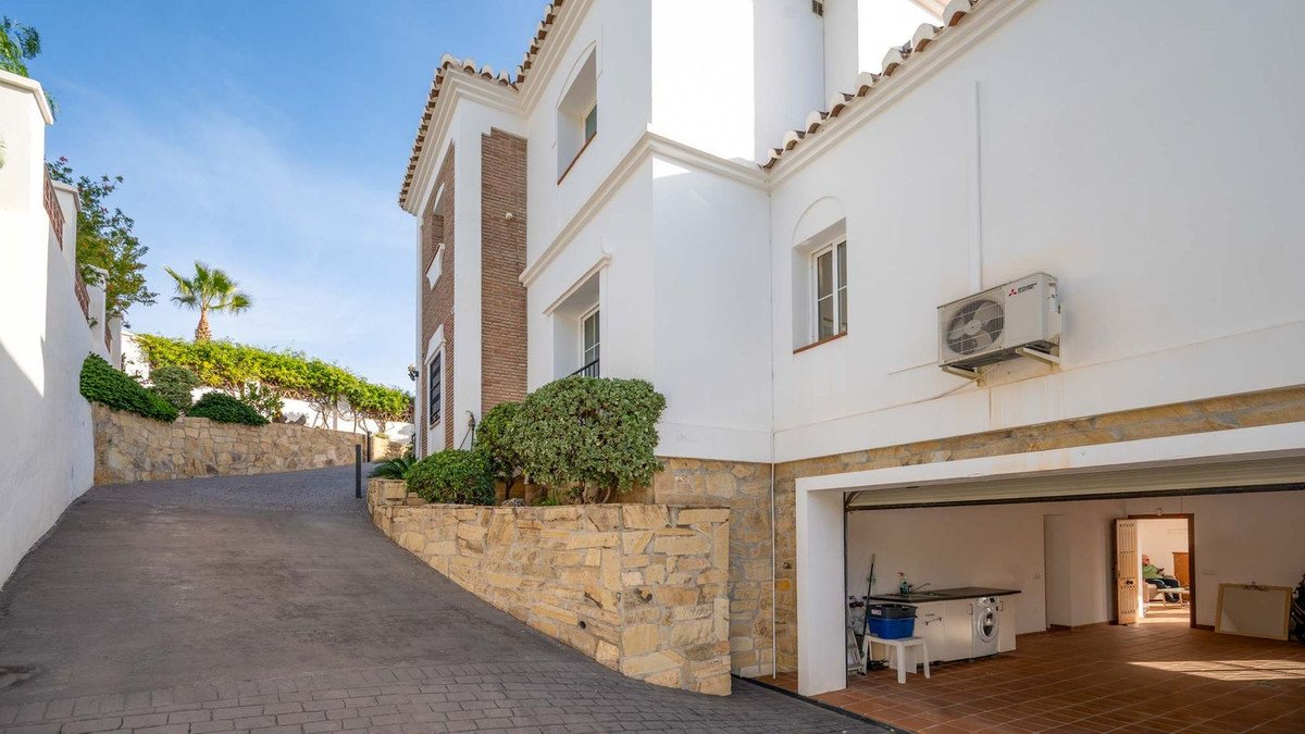 5 Bed Detached Villa in Frigiliana