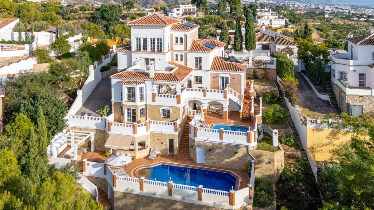 5 Bed Detached Villa in Frigiliana