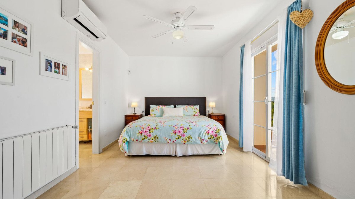 5 Bed Detached Villa in Frigiliana