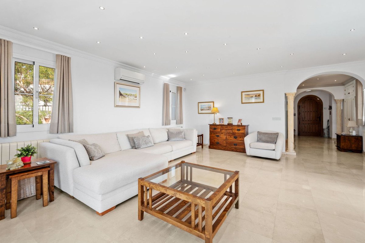 5 Bed Detached Villa in Frigiliana