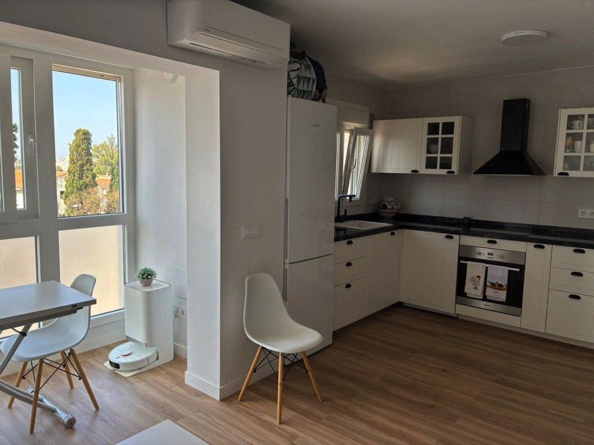 1 Bed Middle Floor Apartment in Nueva Andalucía