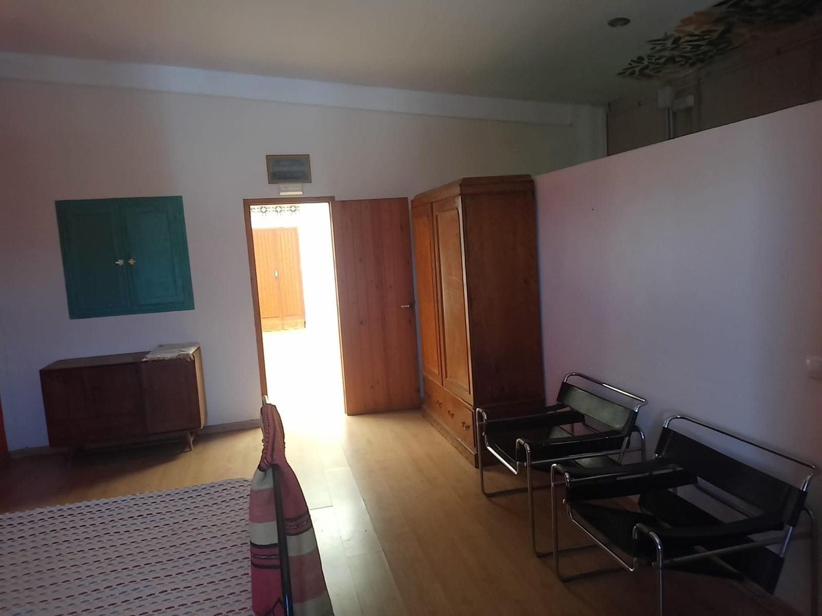 3 Bed Bar in Cádiz