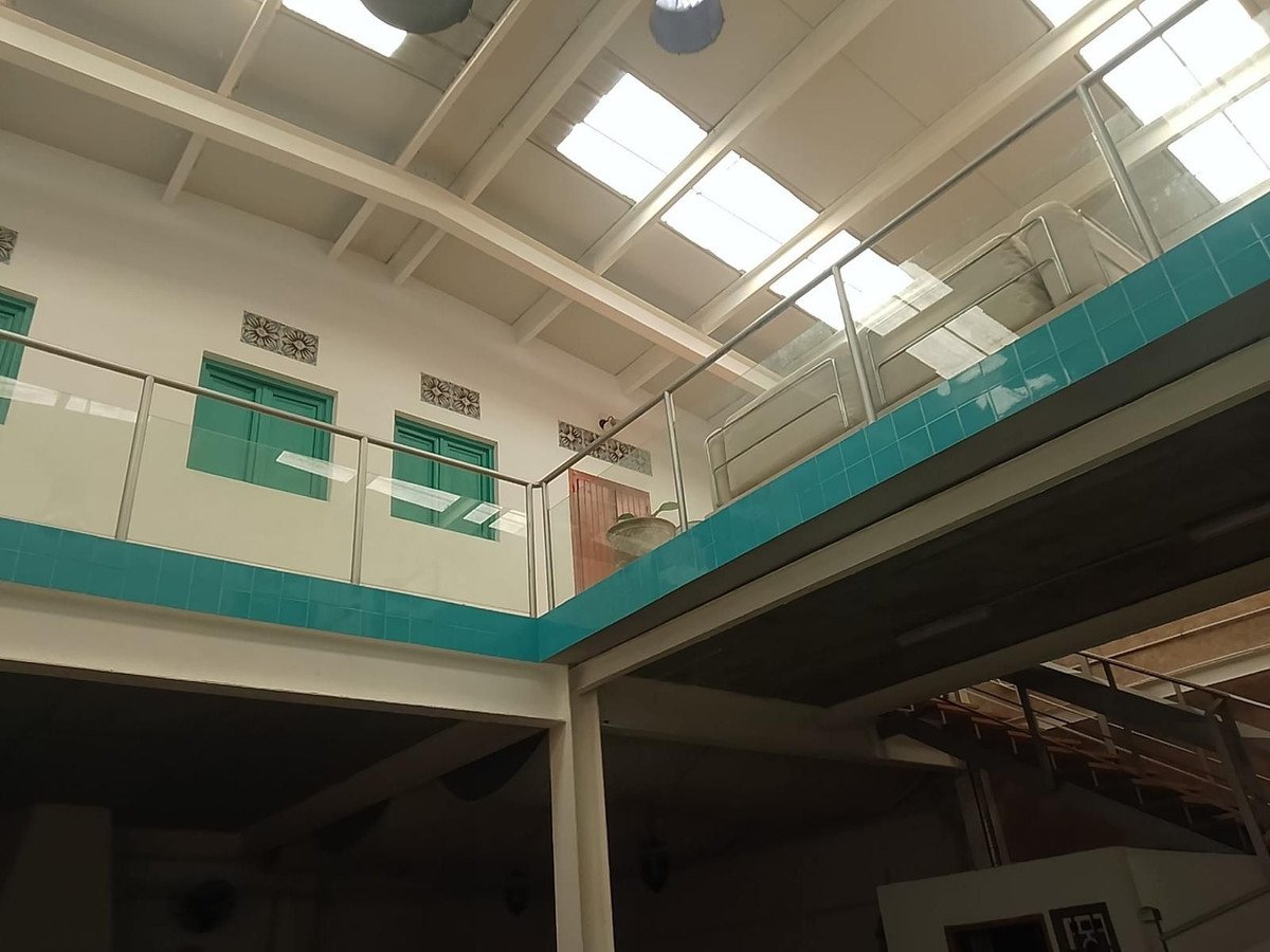 3 Bed Bar in Cádiz