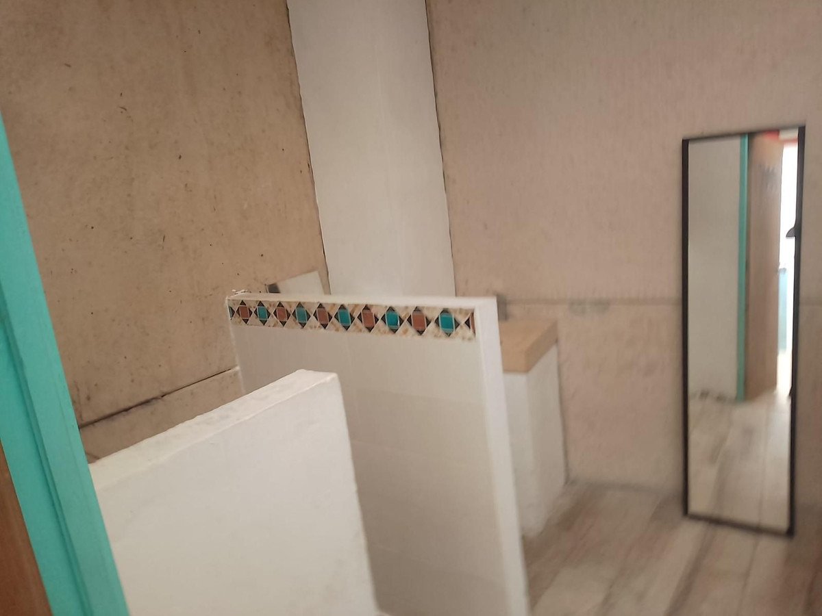 3 Bed Bar in Cádiz