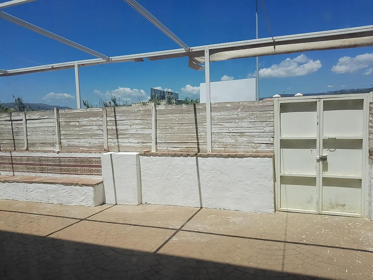 3 Bed Bar in Cádiz