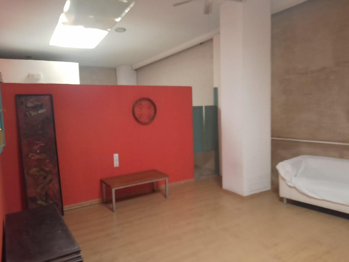 3 Bed Bar in Cádiz