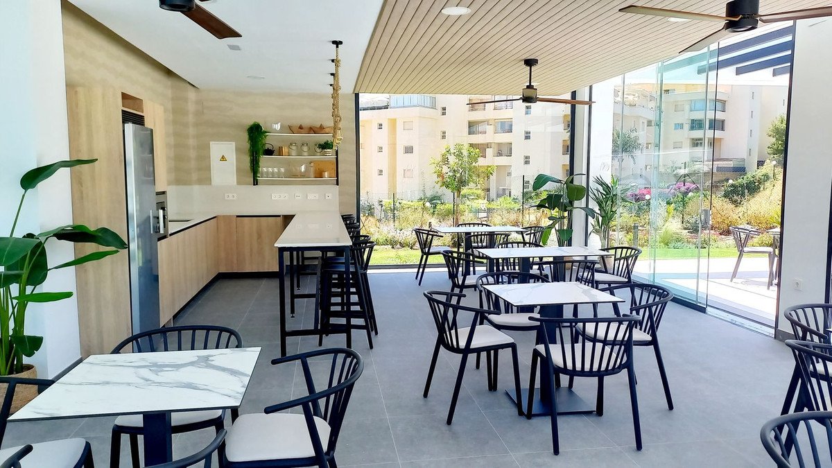 2 Bed Ground Floor Apartment in El Chaparral