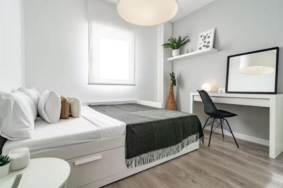 3 Bed Middle Floor Apartment in Nueva Andalucía