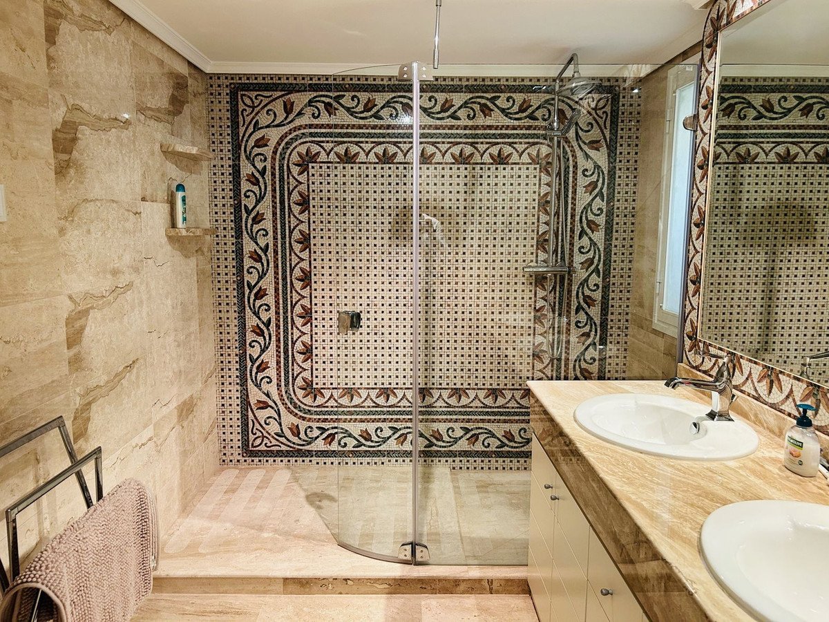 2 Bed Ground Floor Apartment in Elviria