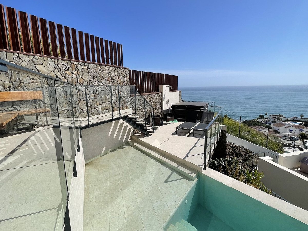 5 Bed Townhouse in Torrox Costa