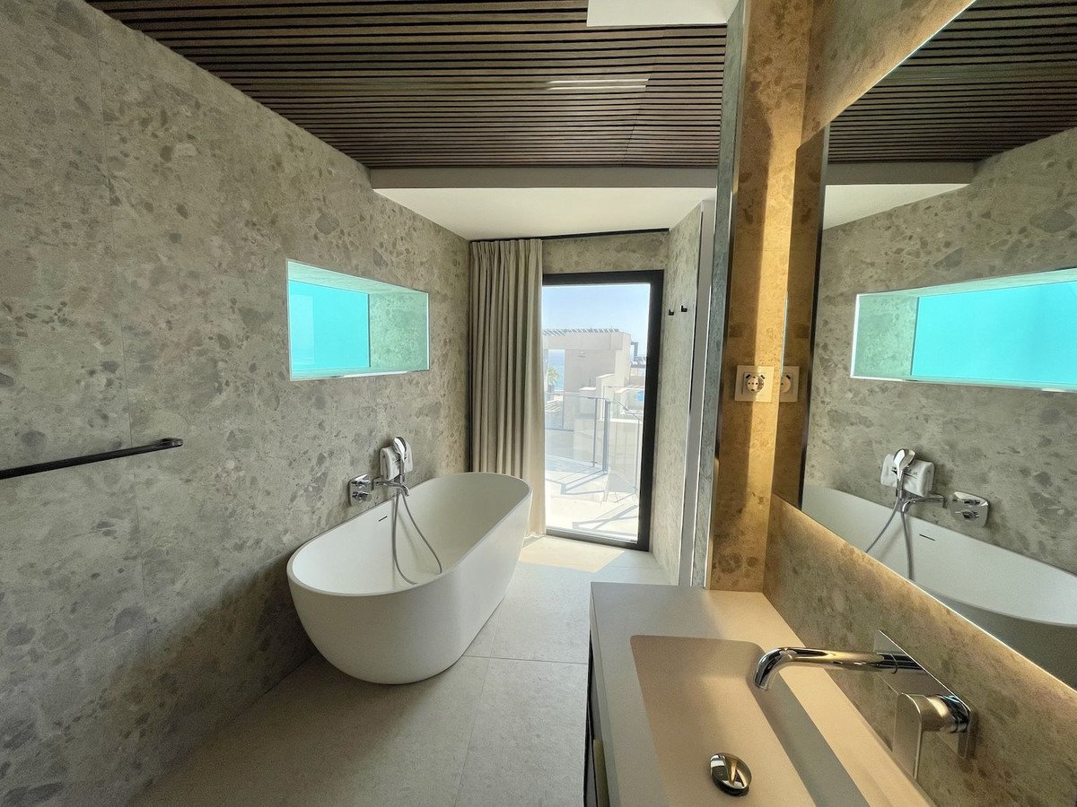 5 Bed Townhouse in Torrox Costa